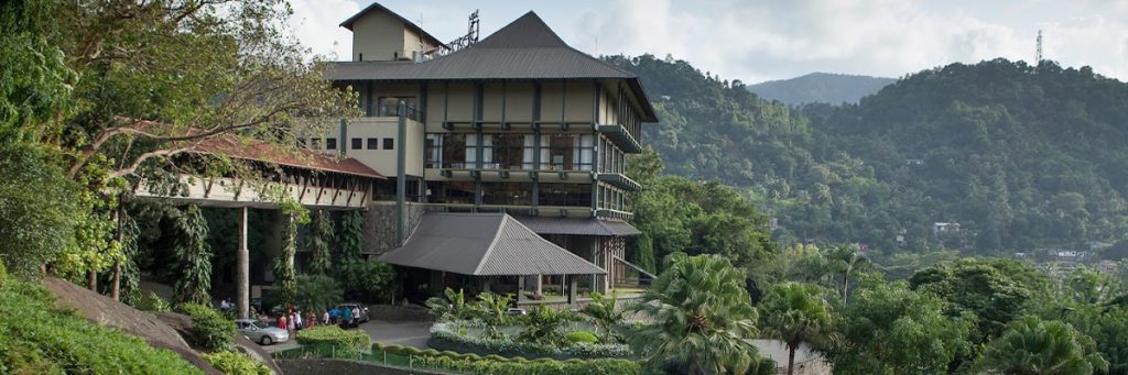 هتل Earls regency